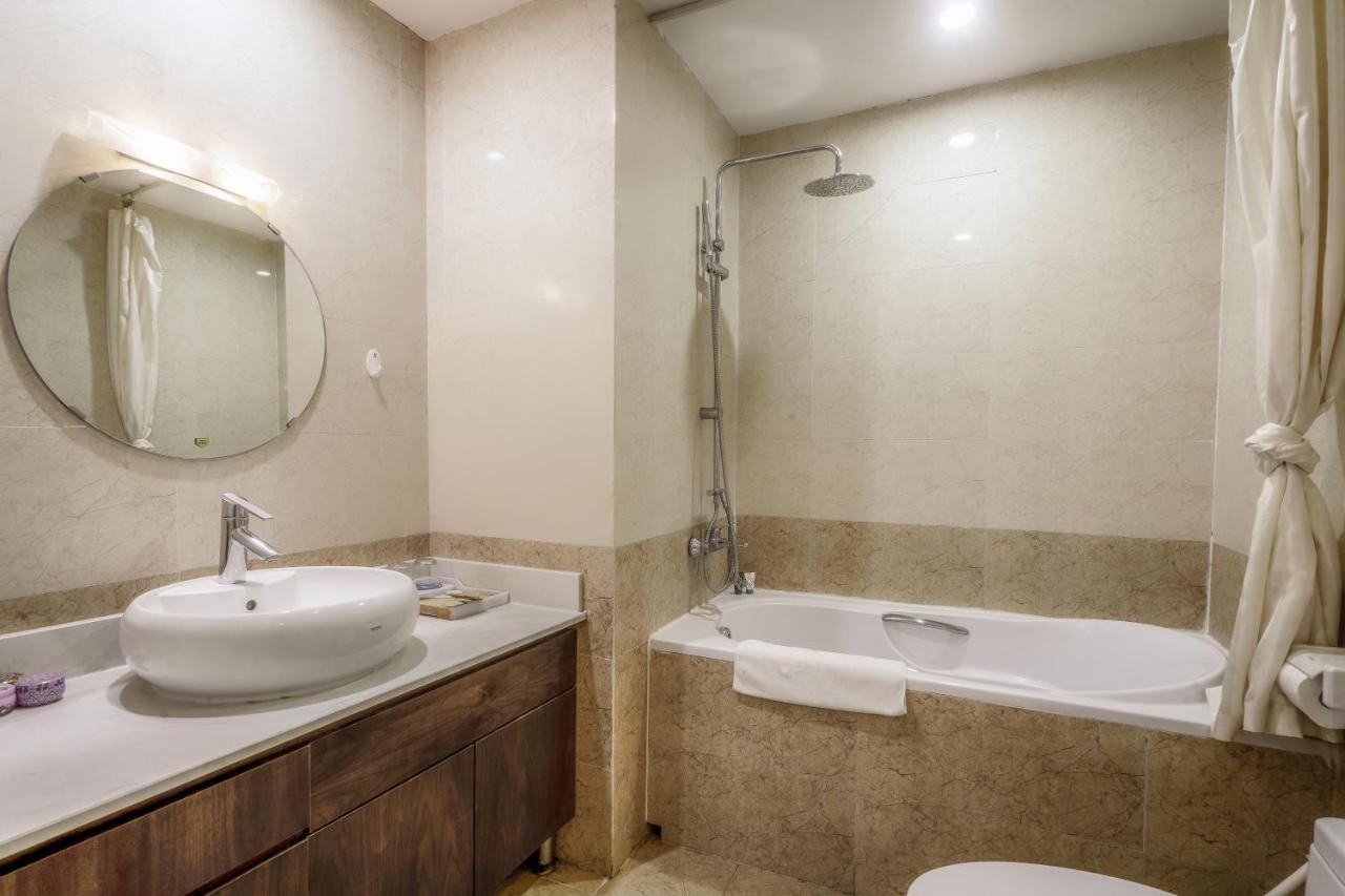 Canvas Cau Giay Apartments Hanoi Buitenkant foto